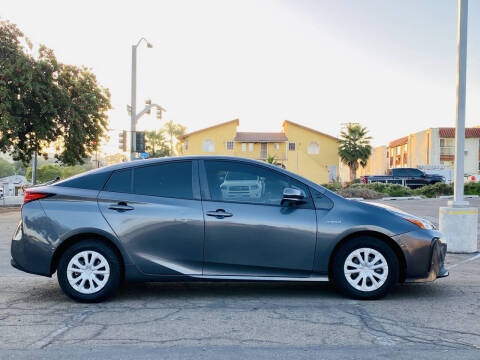 2022 Toyota Prius LE