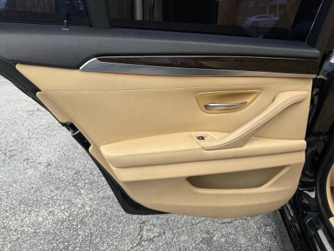 2013 BMW 5 Series 528i