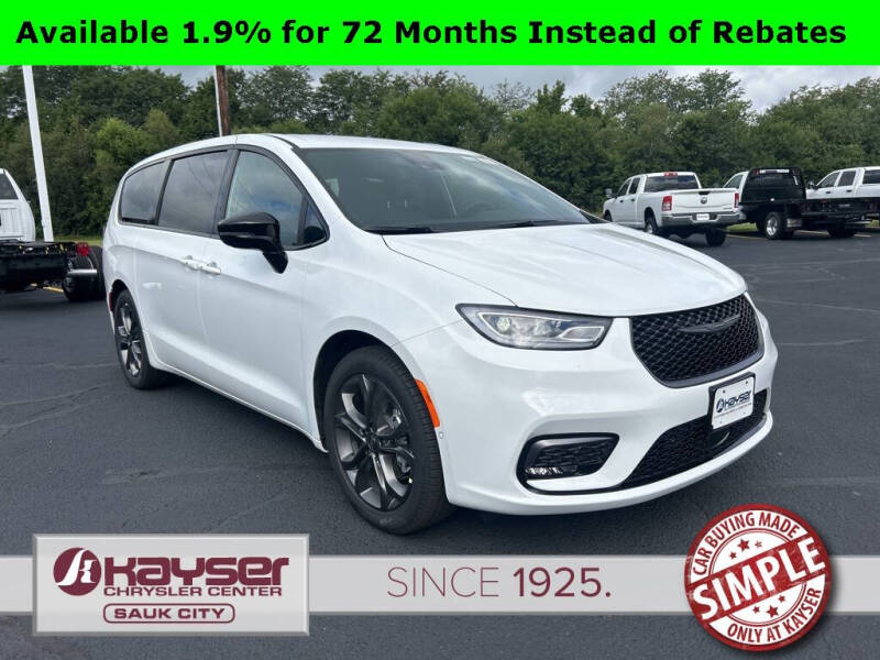 2026 Chrysler Pacifica Select