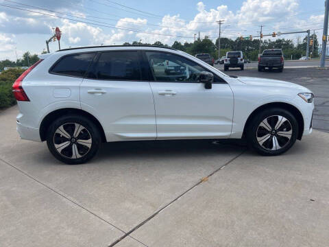 2025 Volvo XC60 T8 Plus Dark Theme