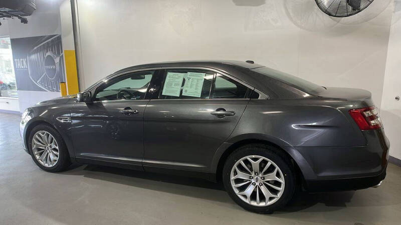 2016 Ford Taurus Limited