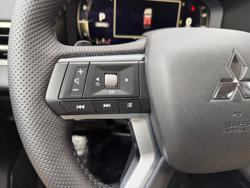 2026 Mitsubishi Outlander SE