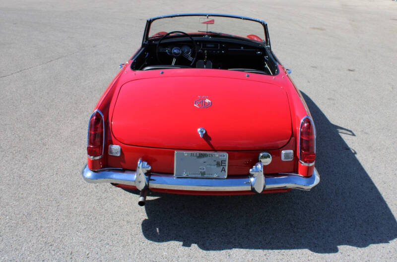 1967 MG B