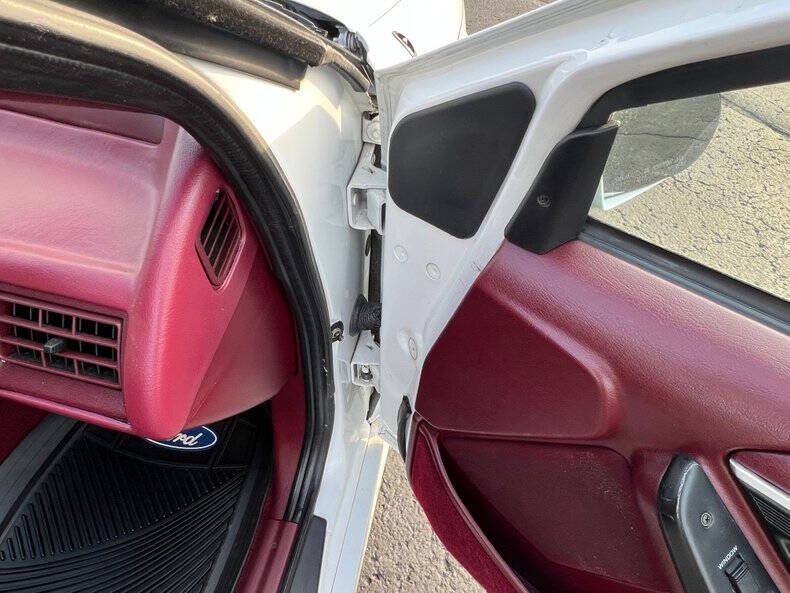 1991 Ford Thunderbird SC