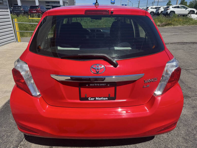 2012 Toyota Yaris 5-Door LE