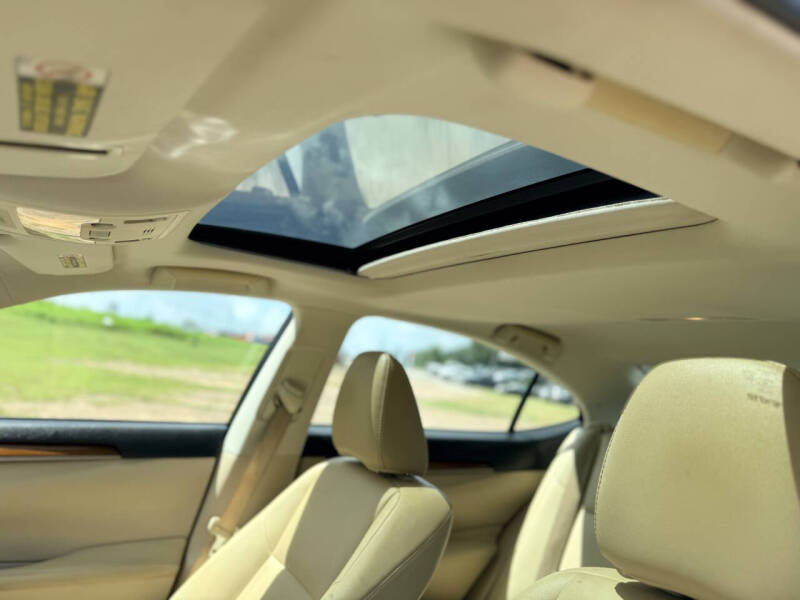 2013 Lexus ES 300h
