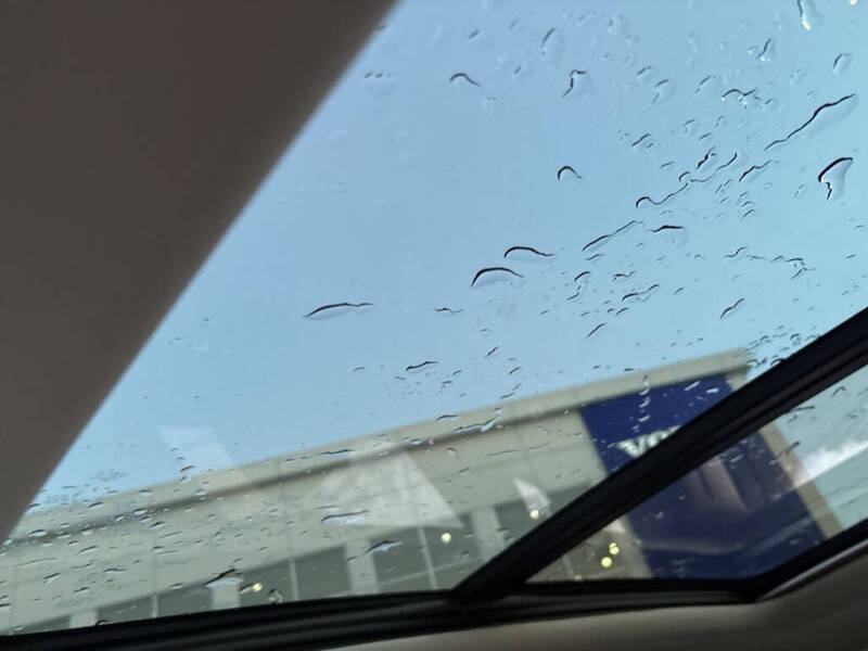 2025 Volvo XC60 B5 Core Dark Theme