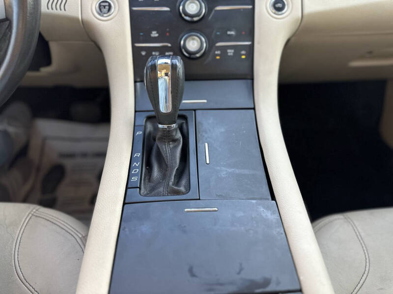 2015 Ford Taurus SEL