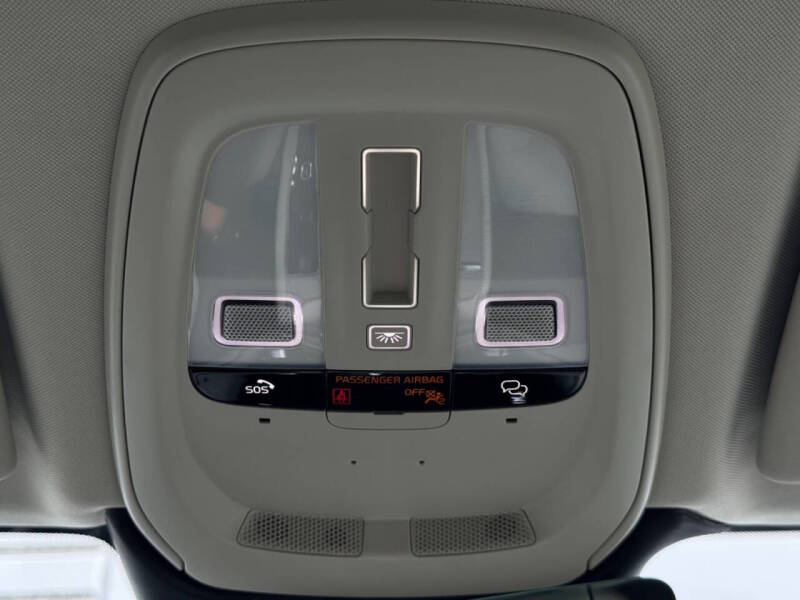 2025 Volvo XC60 T8 Plus Dark Theme