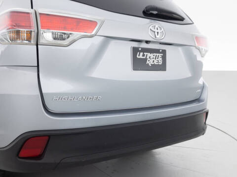 2016 Toyota Highlander LE