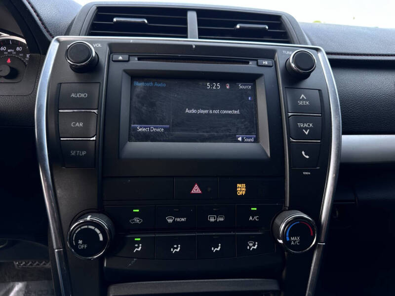 2017 Toyota Camry SE