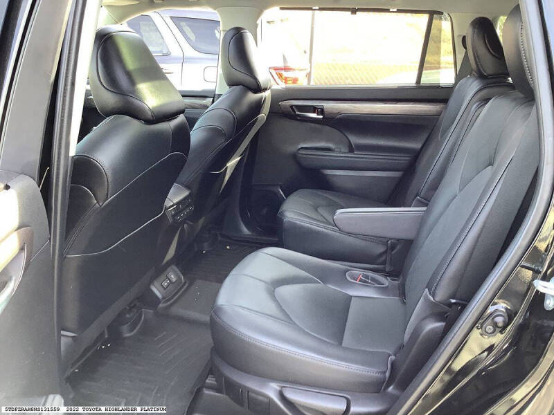 2022 Toyota Highlander Platinum