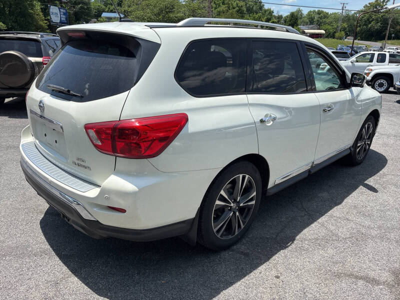 2017 Nissan Pathfinder Platinum