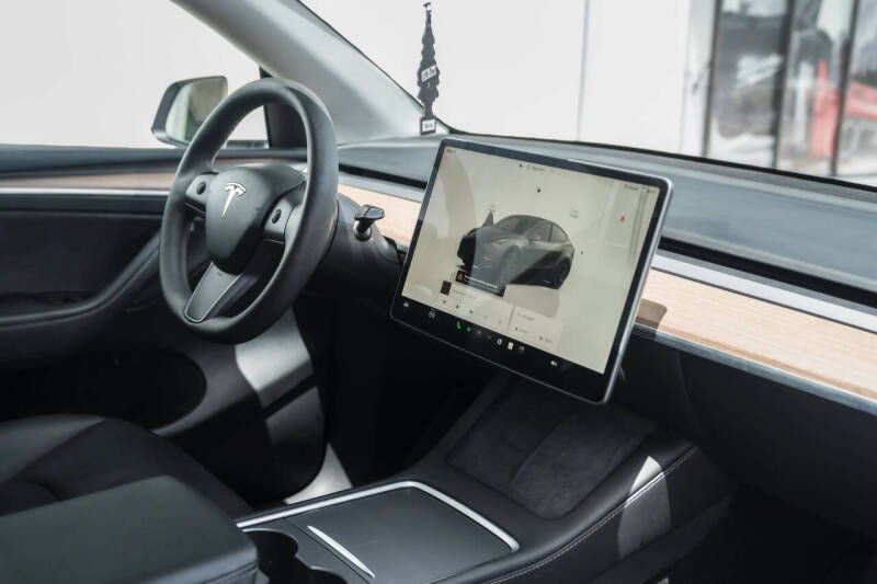2023 Tesla Model Y Performance