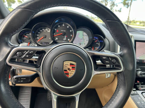 2017 Porsche Cayenne Platinum Edition