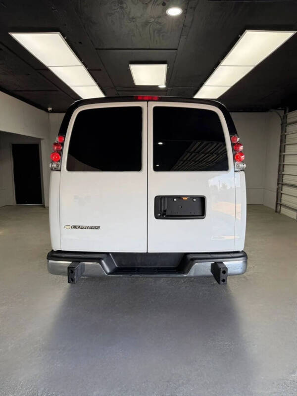 2019 Chevrolet Express 2500