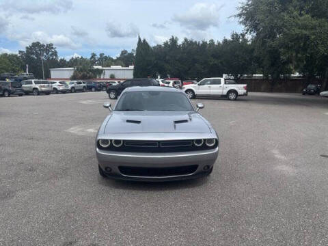 2017 Dodge Challenger SXT Plus