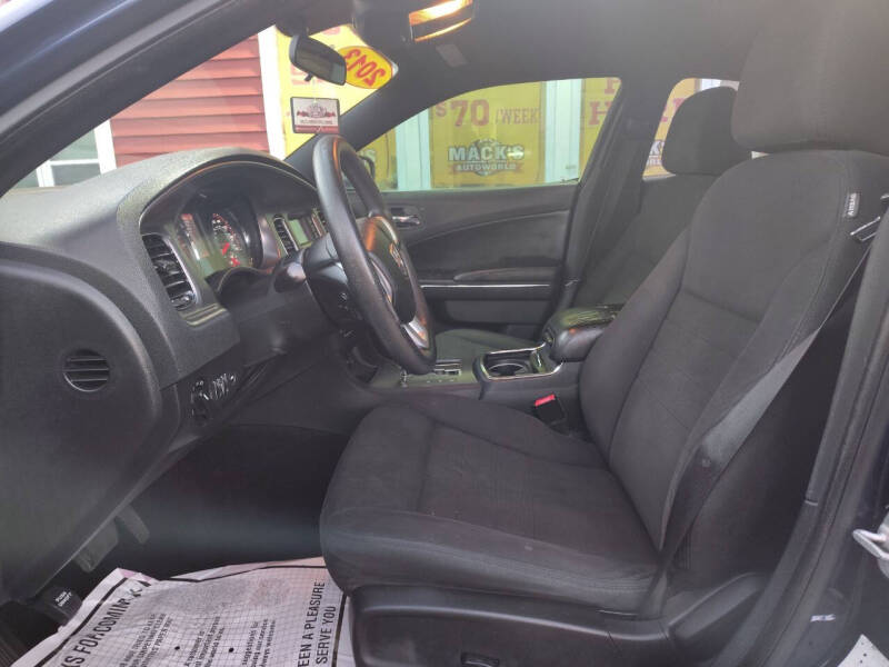 2013 Dodge Charger SE