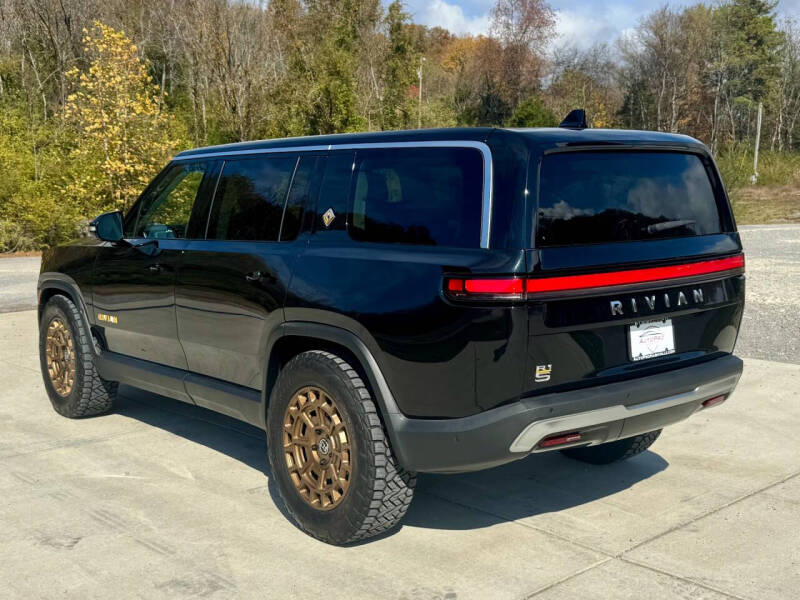 2023 Rivian R1S Adventure