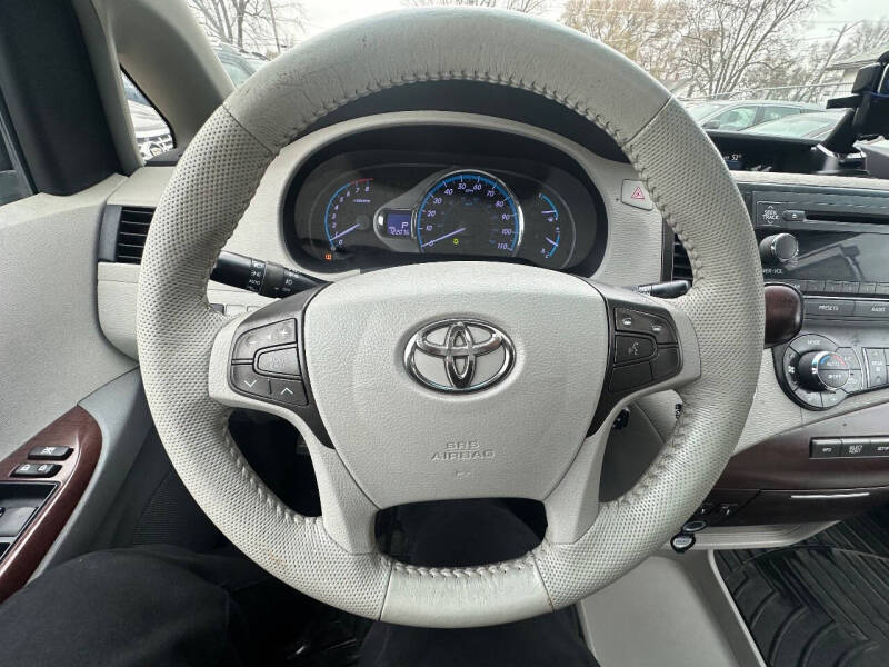 2012 Toyota Sienna XLE 8-Passenger
