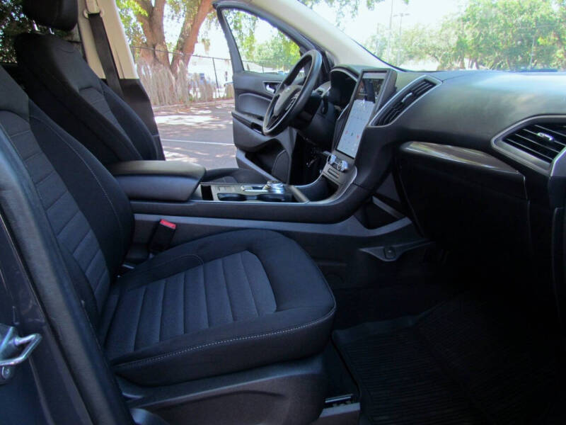 2021 Ford Edge SE