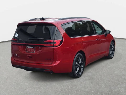 2027 Chrysler Pacifica Limited