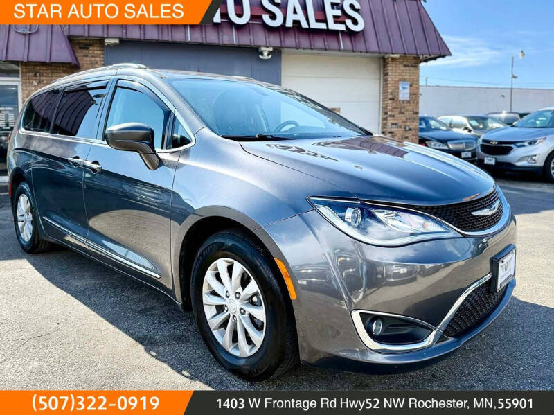 2017 Chrysler Pacifica Touring-L
