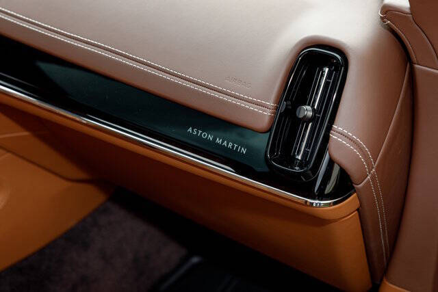 2025 Aston Martin DBX 707