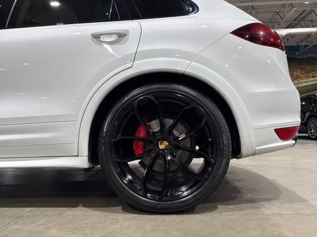 2013 Porsche Cayenne GTS