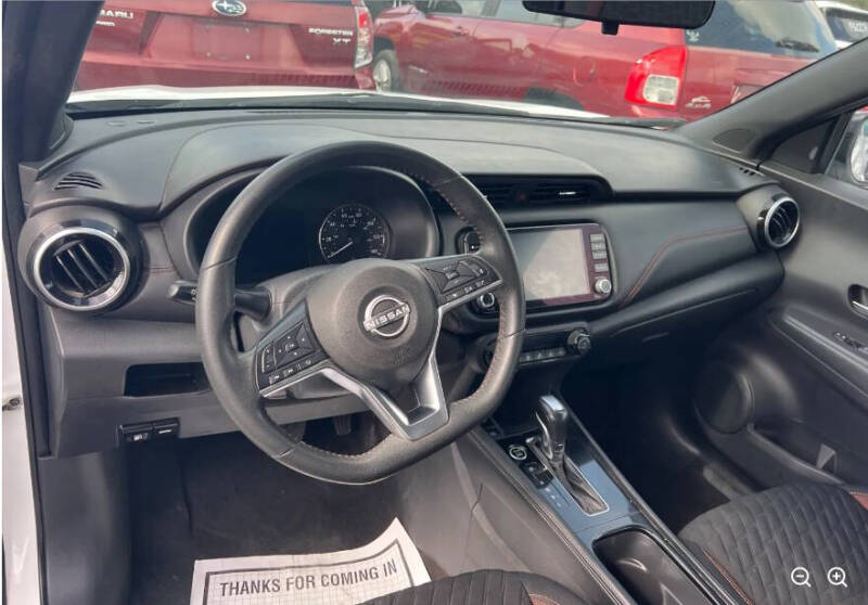 2023 Nissan Kicks SR