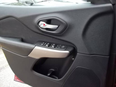 2017 Jeep Cherokee Sport