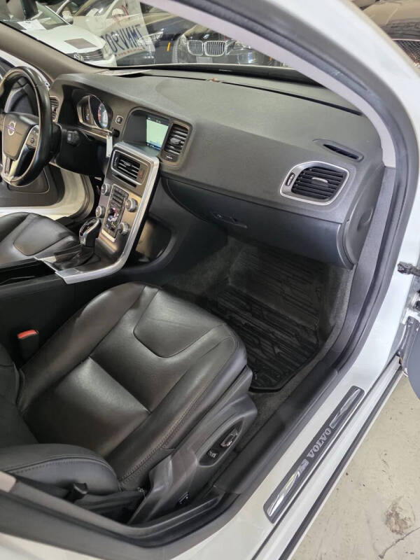 2016 Volvo V60 T5 Drive-E Premier