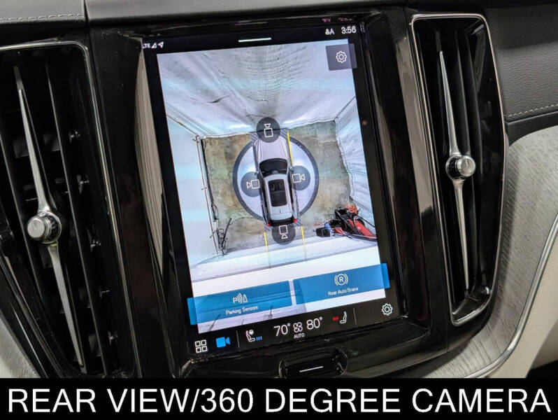 2024 Volvo XC60 B5 Ultimate Dark Theme