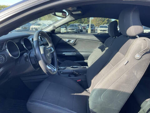 2017 Ford Mustang V6