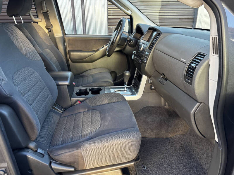 2011 Nissan Pathfinder SV