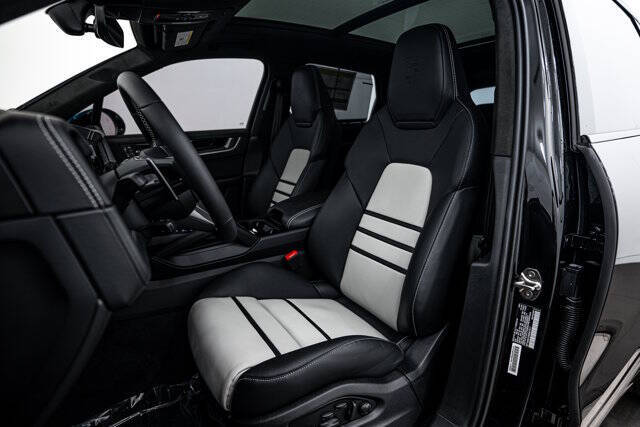 2025 Porsche Cayenne Turbo E-Hybrid