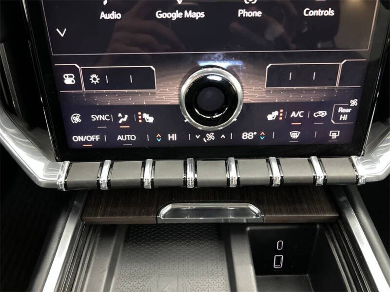 2024 GMC Acadia Denali