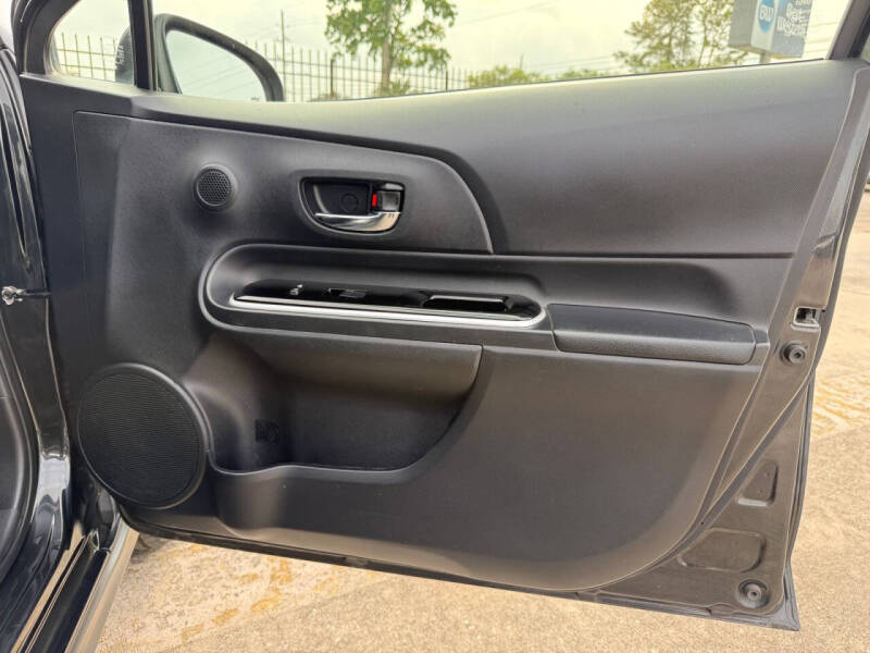 2018 Toyota Prius c Four