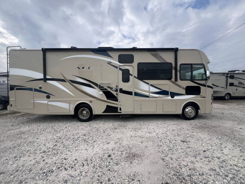 2017 Thor Motor Coach ACE BUNK HOUSE