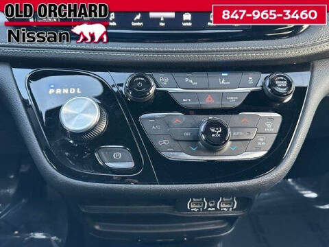 2024 Chrysler Pacifica Plug-In Hybrid Select