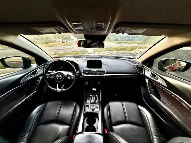 2018 Mazda MAZDA3 Touring