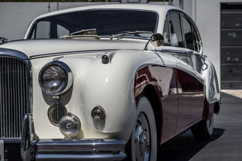 1959 Jaguar Mark IX