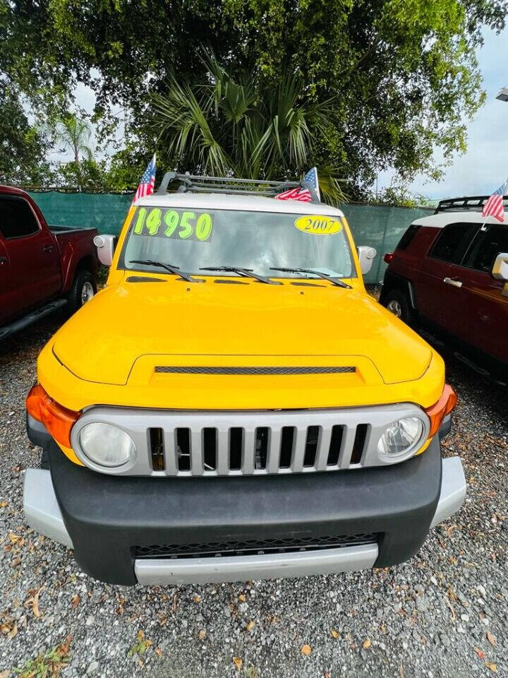 2007 TOYOTA FJ Cruiser SUV / Crossover - $14,950