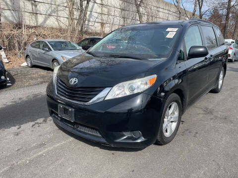 2015 Toyota Sienna for sale at Deals on Wheels in Suffern NY