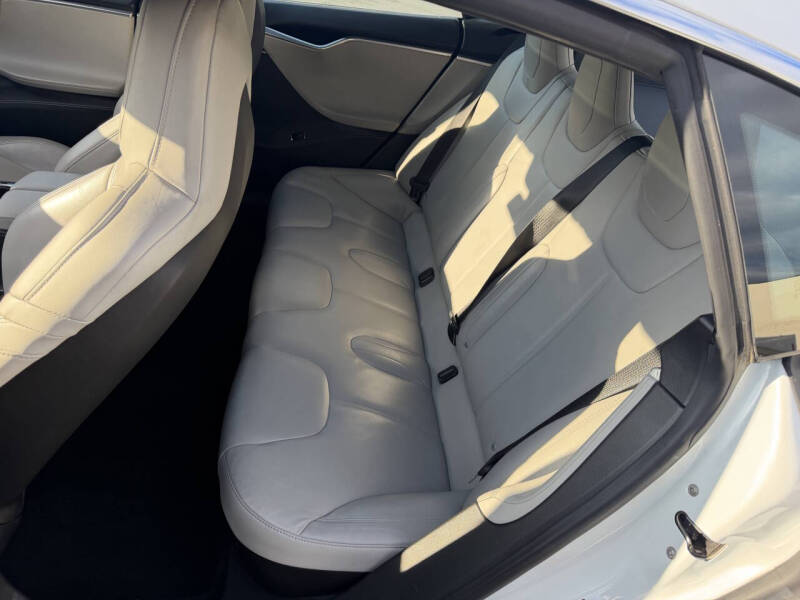 2016 Tesla Model S 70D