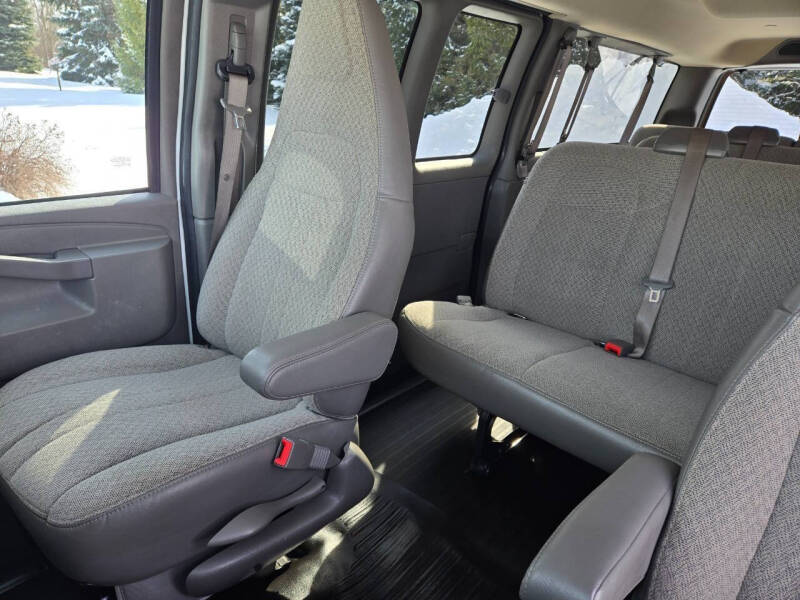 2022 Chevrolet Express LS 3500