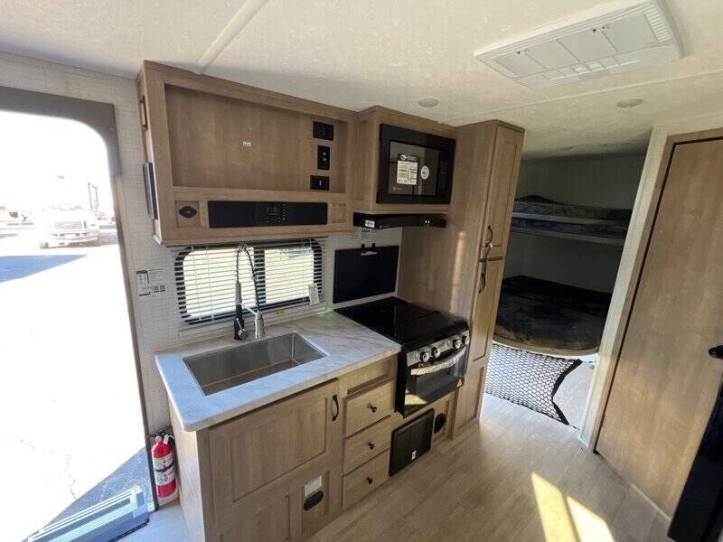 2025 Palomino Solaire