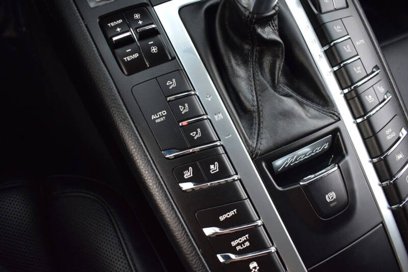 2017 Porsche Macan
