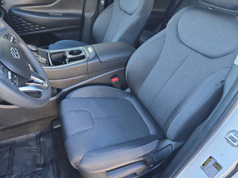 2023 Hyundai Santa Fe SE