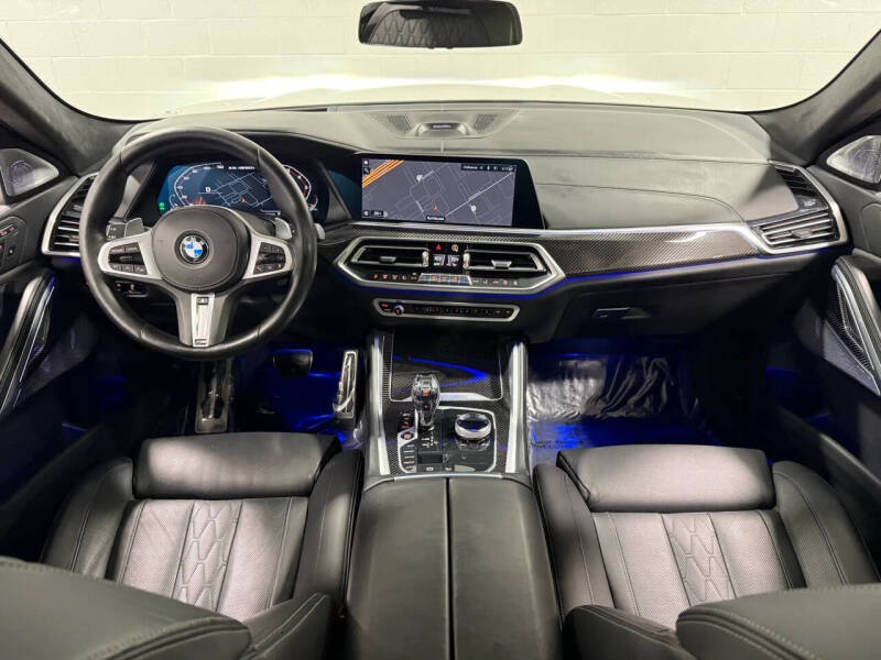 2021 BMW X6 M50i